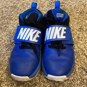 Nike Team Hustle Basketball Shoes